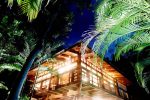 charming-balinese-style-house-decorated-25